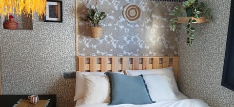 Bed, Coffee/tea facilities, Beach