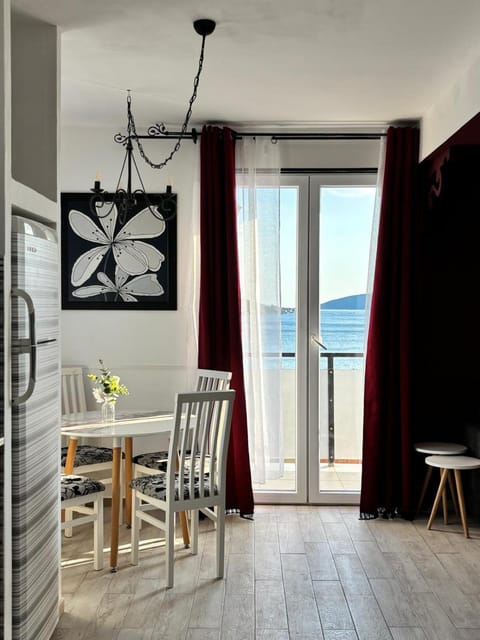 View (from property/room), Dining area, Breakfast