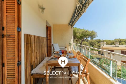 Patio, Day, Natural landscape, View (from property/room), Balcony/Terrace, Dining area