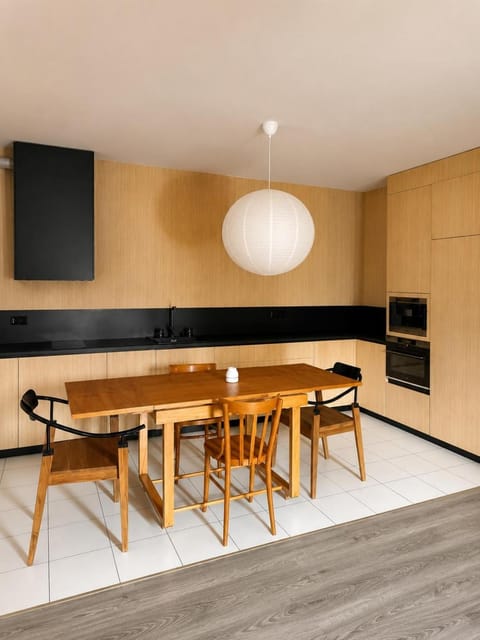 Dining area, kitchen