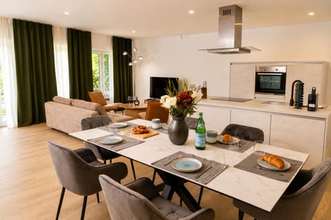 Living room, Dining area, stove, kitchen