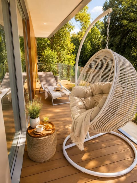 Natural landscape, Balcony/Terrace, Seating area, sunbed