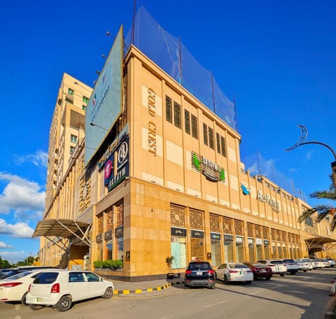 Property building, Day, City view, Location, Parking