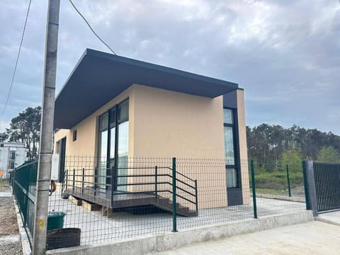 Property building, Facade/entrance, Balcony/Terrace