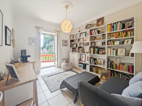 Library, TV and multimedia, Living room, Seating area