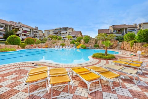 Swimming pool, Swimming pool