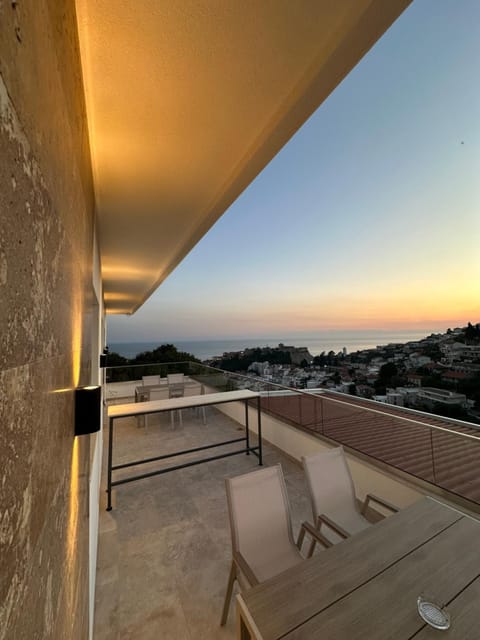 Day, Natural landscape, View (from property/room), Balcony/Terrace, Seating area, Sea view, Sunrise, Sunset, sunbed