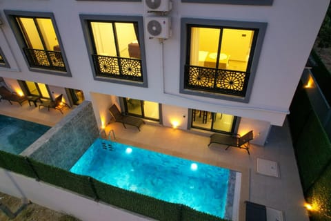 Night, Pool view, Swimming pool, sunbed