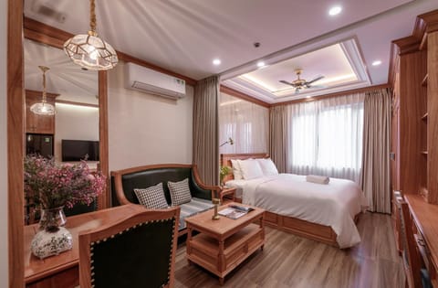 Seating area, Bedroom, wardrobe