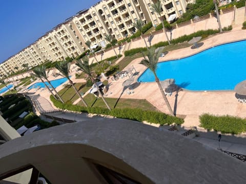 Garden, Swimming pool
