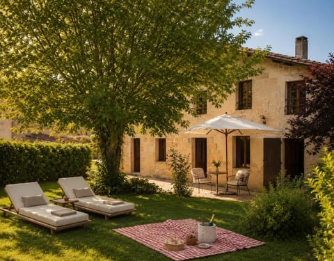 Property building, Patio, Spring, Day, Garden view