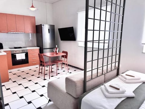 Dining area, kitchen