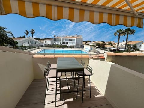 View (from property/room), Balcony/Terrace, Pool view, Swimming pool