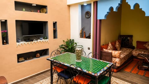 TV and multimedia, Dining area