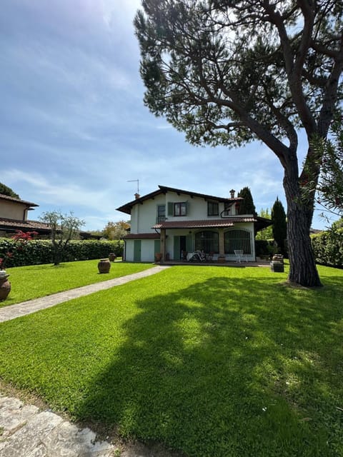 Property building, Day, Natural landscape, Garden view