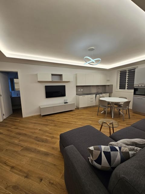 TV and multimedia, Kitchen or kitchenette, Living room, Dining area