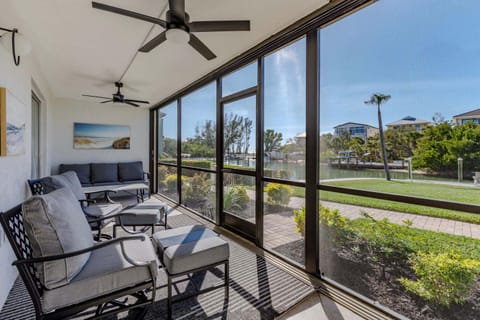 Balcony/Terrace, Lake view