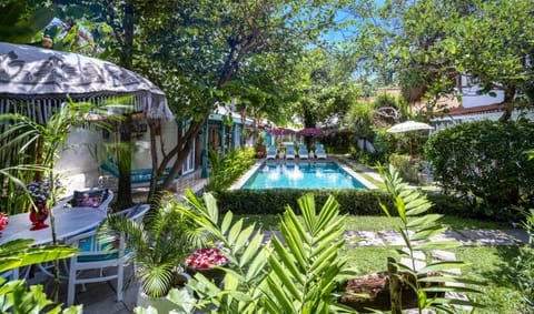 Garden, Swimming pool, sunbed