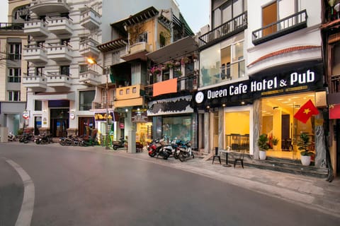 Property building, Neighbourhood, Street view, Location