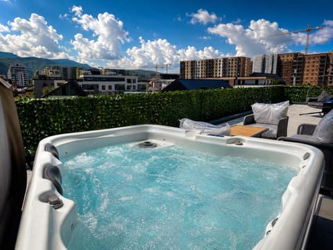 Balcony/Terrace, Swimming pool