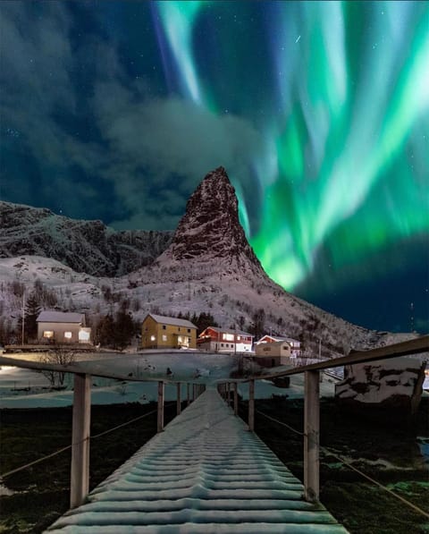 Reine Retro Villa - Cozy Villa With a Fantastic View House in Lofoten