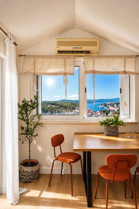 Dining area, Sea view