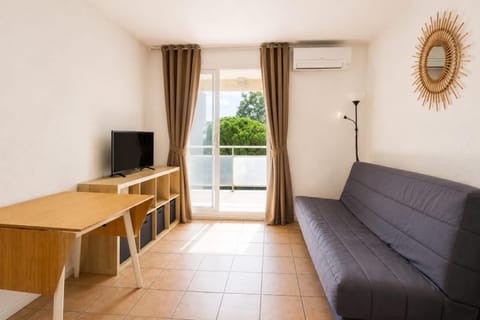 TV and multimedia, Living room, air conditioner