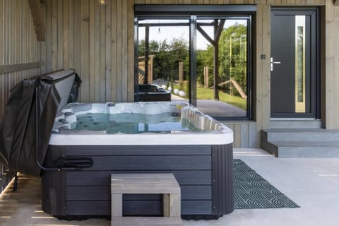 Hot Tub, Balcony/Terrace, Swimming pool