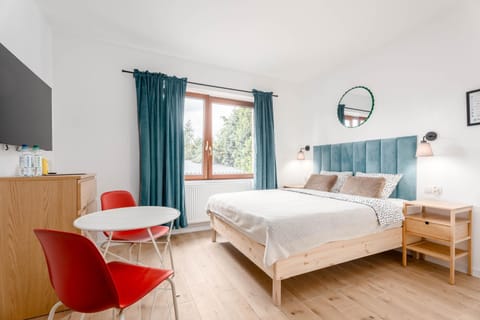 Bed, Living room