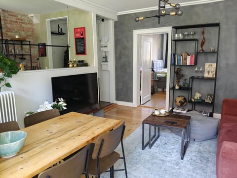 Living room, Dining area