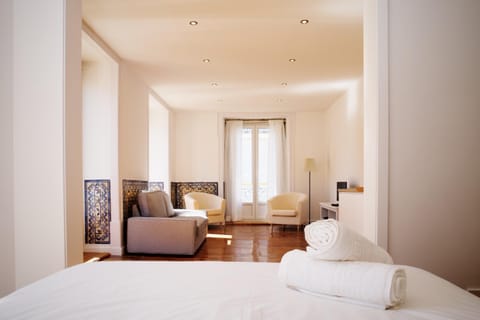 Day, Photo of the whole room