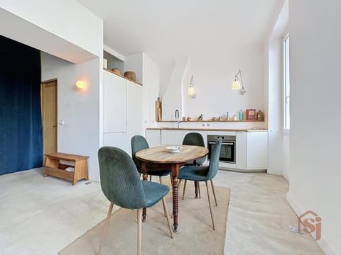Kitchen or kitchenette, Living room, Dining area