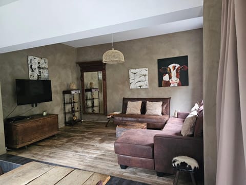 La Tulipe Apartment in Wallonia, Belgium