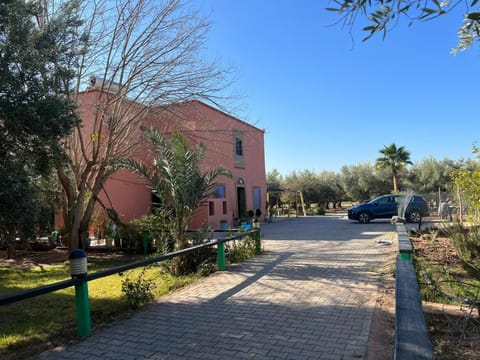 Property building, Parking