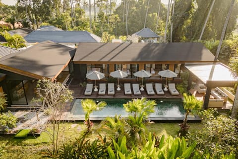 Property building, Swimming pool