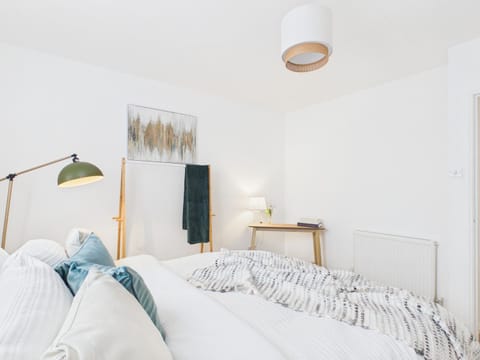 Bed, Bedroom, wardrobe