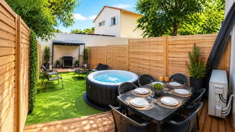 Garden, Hot Tub, Balcony/Terrace