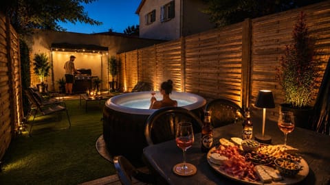 Patio, BBQ facilities, Garden, Garden, Hot Tub, Hot Tub, Balcony/Terrace, Spa and wellness centre/facilities