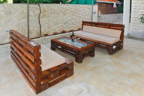 Patio, On site, Alcoholic drinks