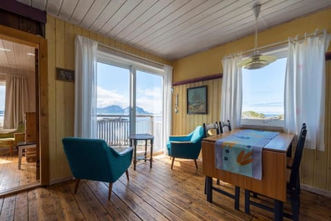 View (from property/room), Balcony/Terrace, Living room, Sea view