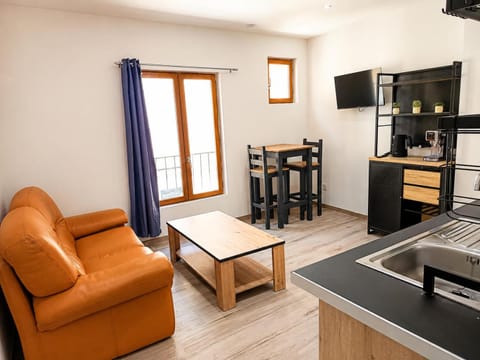 Communal lounge/ TV room, Lounge or bar, Seating area