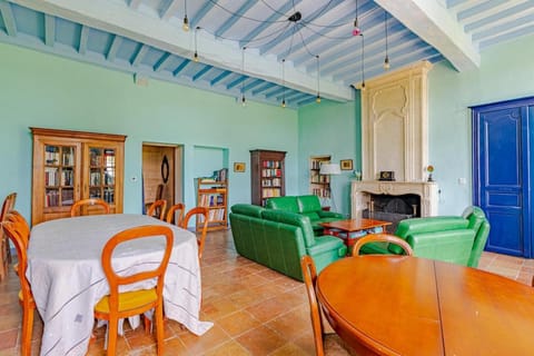 TV and multimedia, Living room, Dining area