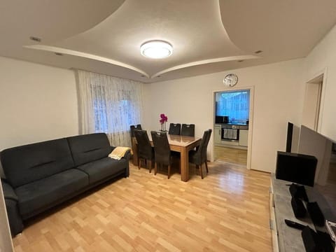 Communal lounge/ TV room, TV and multimedia, Living room, Seating area, Evening entertainment