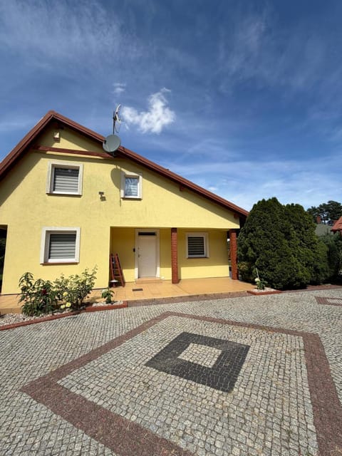 Property building, Day, Parking