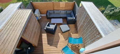 Patio, Solarium, Balcony/Terrace, Living room, Seating area, sunbed