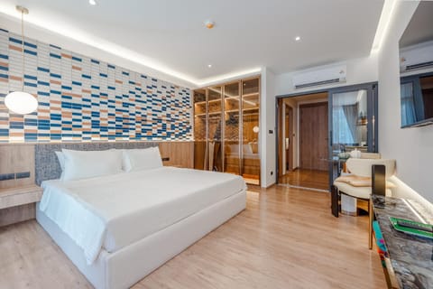 Bed, Photo of the whole room