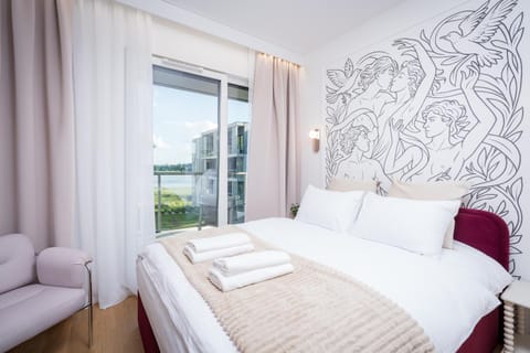 Bed, Bedroom, Lake view