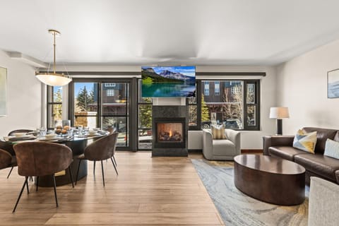 Day, TV and multimedia, Living room, Dining area, fireplace, furniture