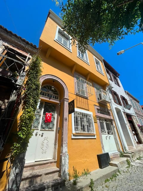 Property building, Day