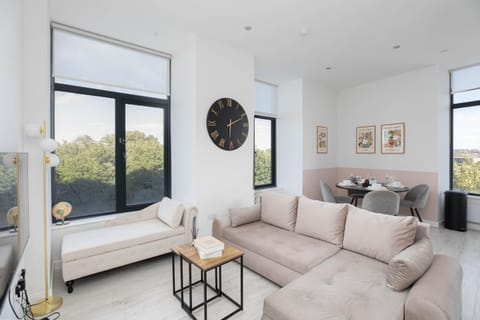 TV and multimedia, Living room, Photo of the whole room, Seating area